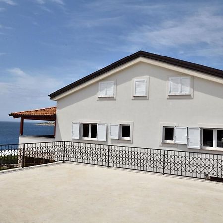 Apartments Villa Sofia Martinscica  Bagian luar foto