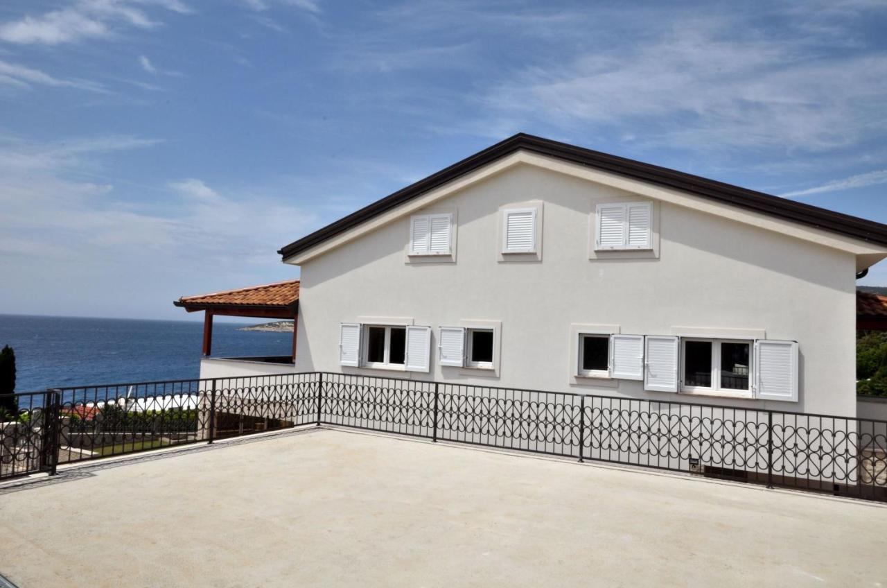 Apartments Villa Sofia Martinscica  Bagian luar foto