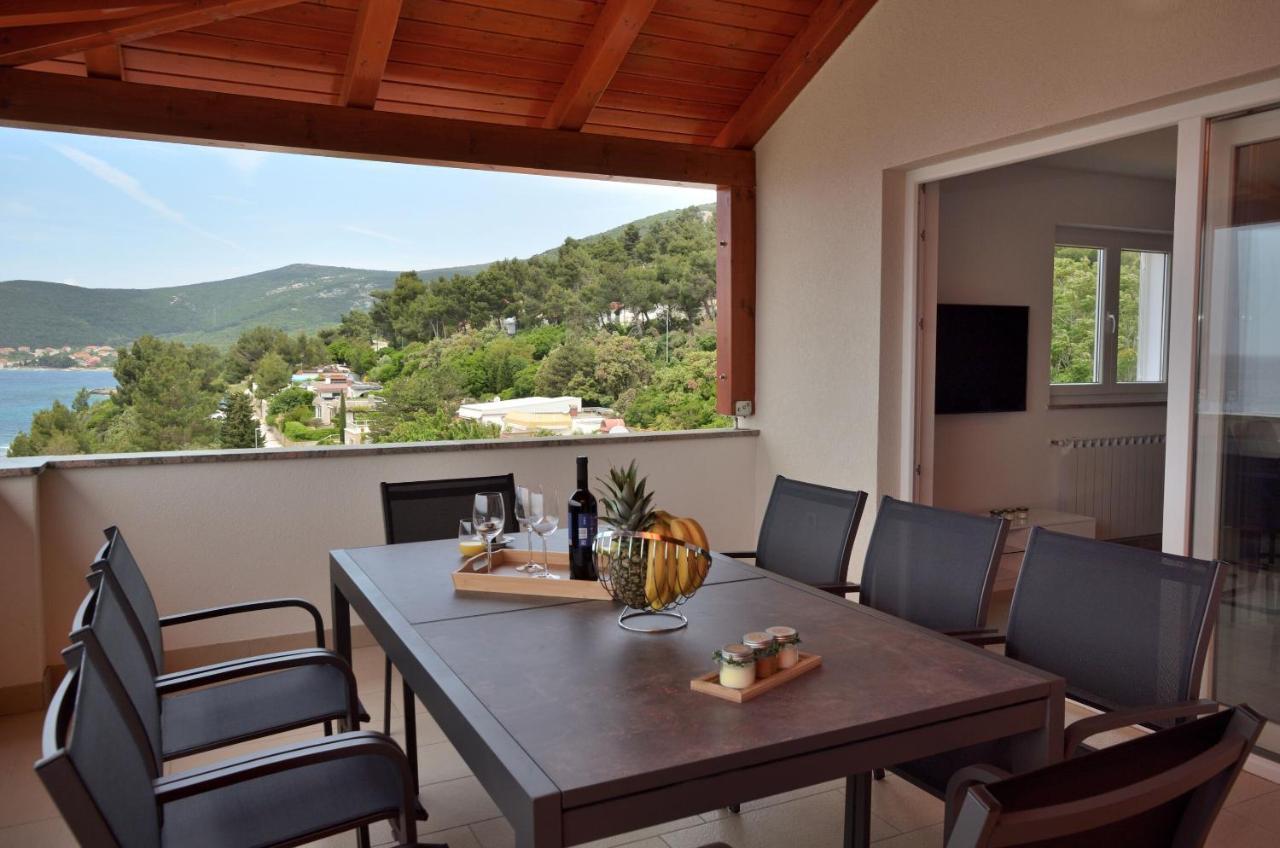 Apartments Villa Sofia Martinscica  Bagian luar foto