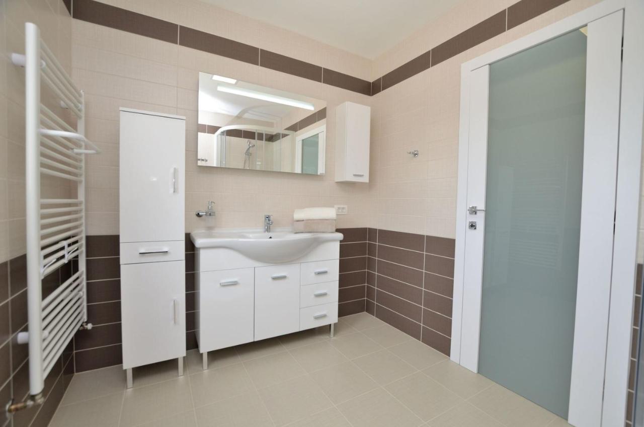 Apartments Villa Sofia Martinscica  Bagian luar foto