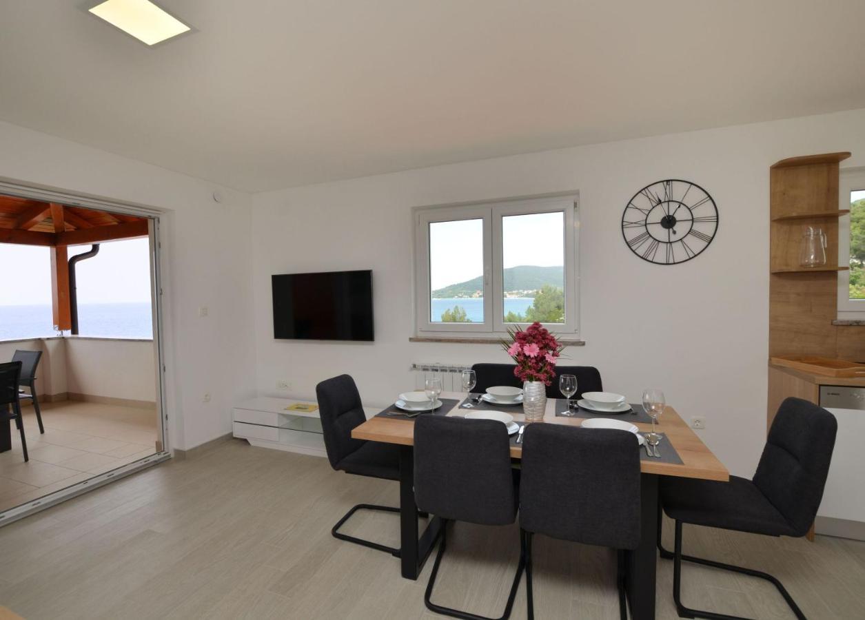 Apartments Villa Sofia Martinscica  Bagian luar foto