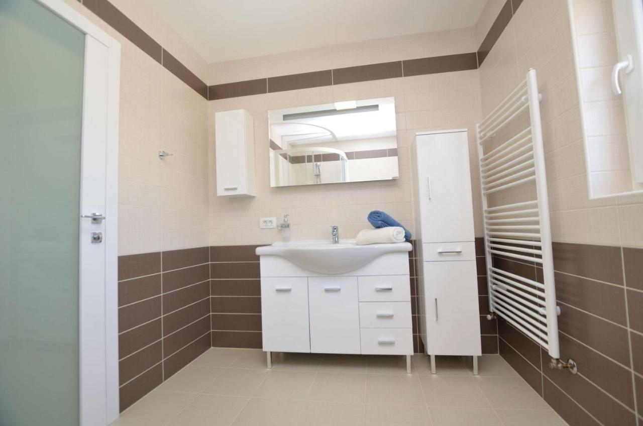 Apartments Villa Sofia Martinscica  Bagian luar foto