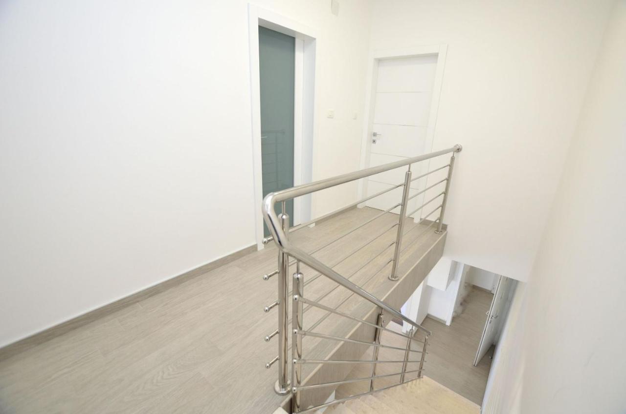Apartments Villa Sofia Martinscica  Bagian luar foto