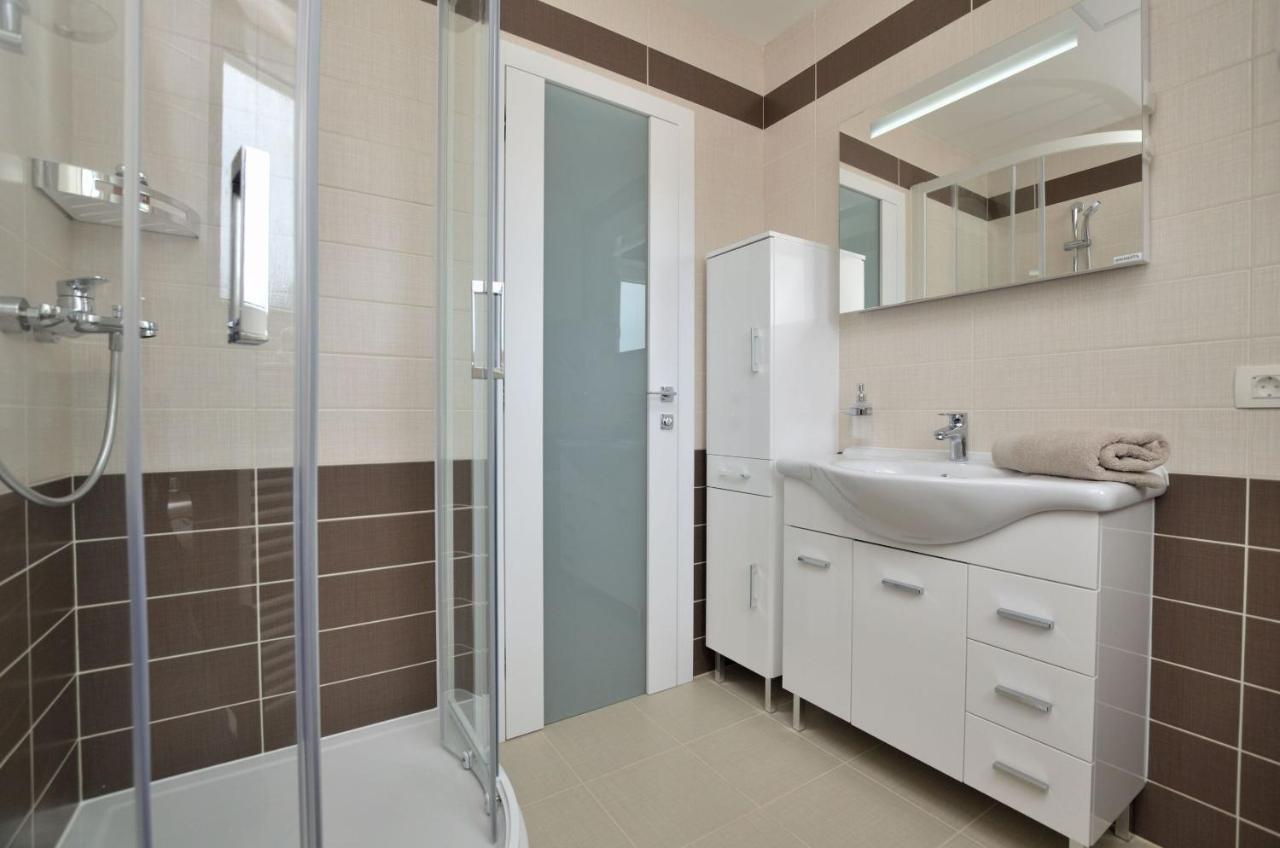 Apartments Villa Sofia Martinscica  Bagian luar foto