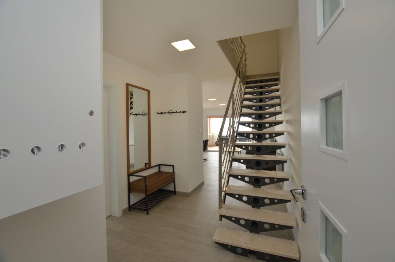 Apartments Villa Sofia Martinscica  Bagian luar foto
